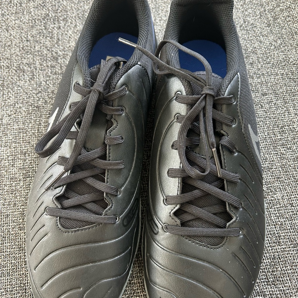 Nike Legend 10 Club IC 'Hyper Royal' DV4343-040 Indoor Mens size 10.5